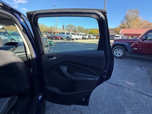 Used 2017 Ford C-MAX Energi SE image 24