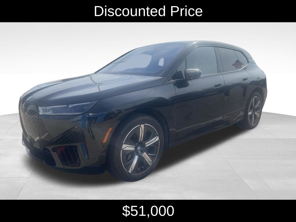 Used 2024 BMW iX xDrive50 w/ Sport Package AWD/4WD image 3