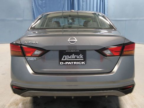 Used 2025 Nissan Altima 2.5 SV image 26