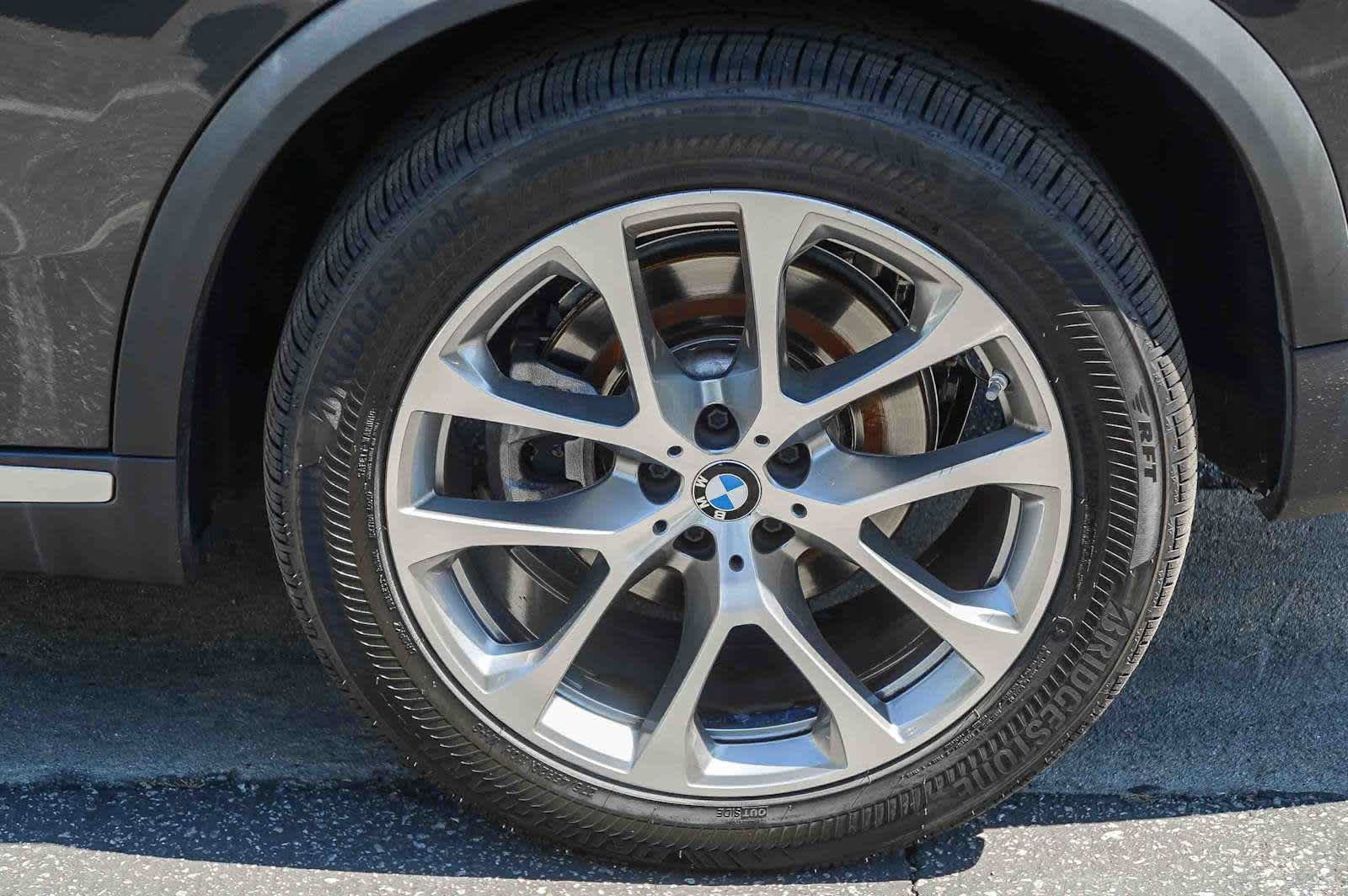 Used 2023 BMW X5 xDrive40i w/ Parking Assistance Package AWD/4WD image 11