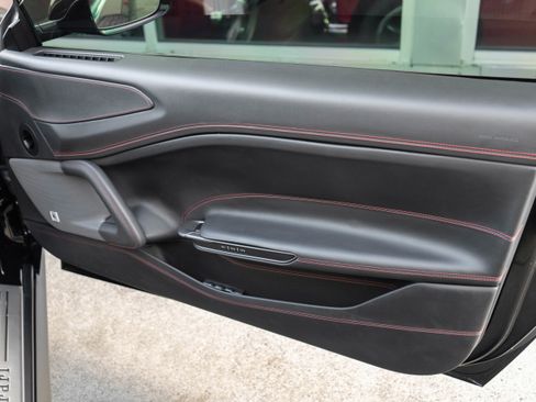 Used 2018 Ferrari GTC4Lusso T image 35