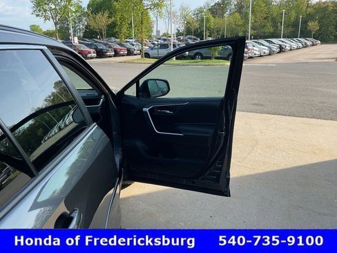 Used 2024 Toyota RAV4 XLE w/ Convenience Package image 11