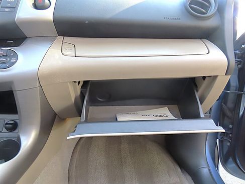 Used 2006 Toyota RAV4 Limited image 22