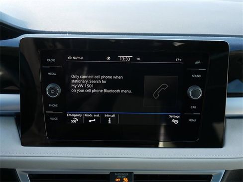 Certified 2025 Volkswagen Taos SE w/ Panoramic Sunroof Package image 37