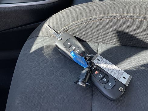 Used 2022 Chevrolet Trax LS w/ Tint and Cruise Package image 36