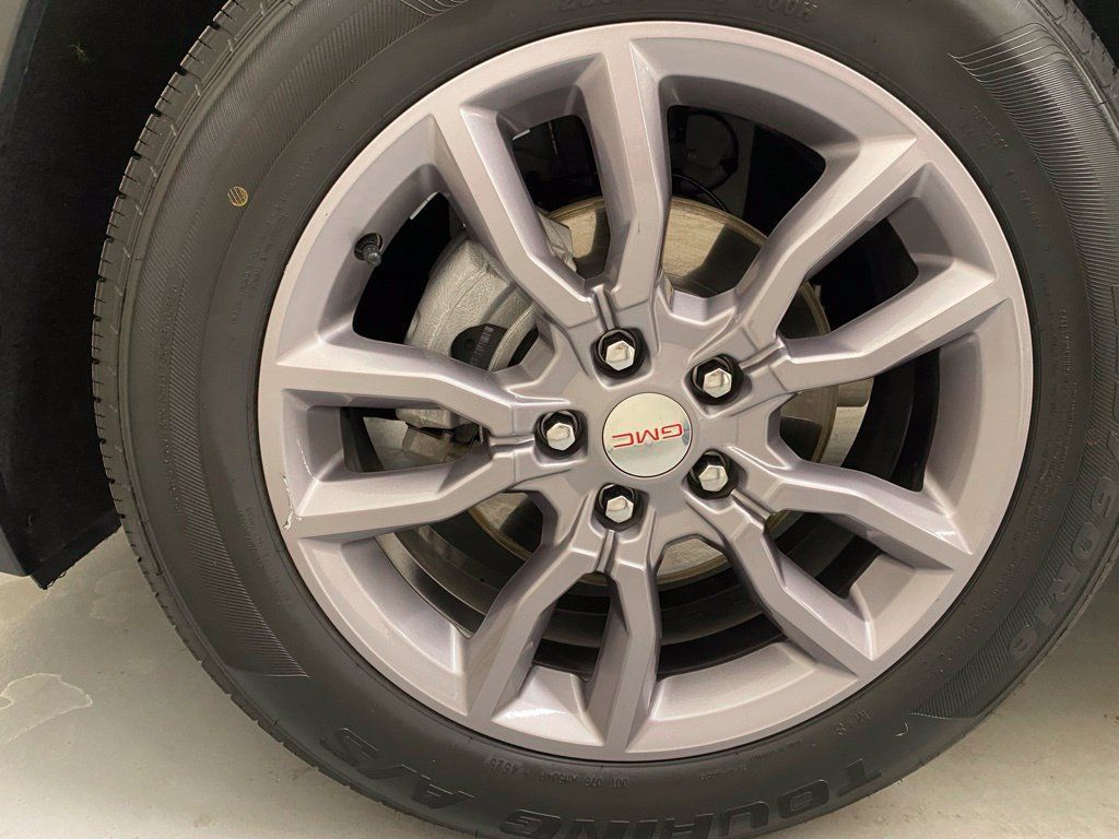 Used 2024 GMC Terrain SLT AWD/4WD image 27