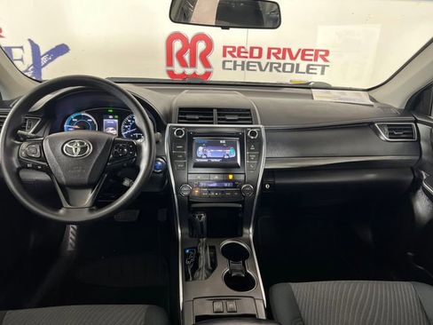 Used 2016 Toyota Camry LE image 13