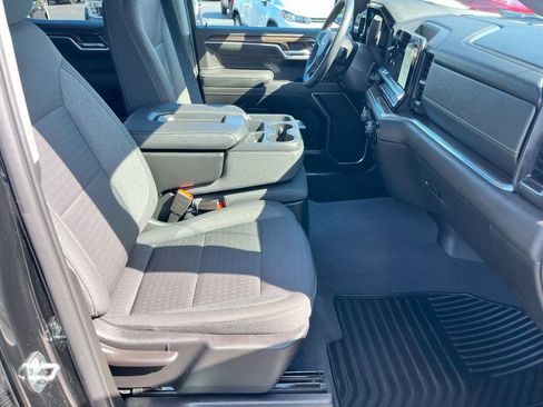 Used 2022 Chevrolet Silverado 1500 LT image 16