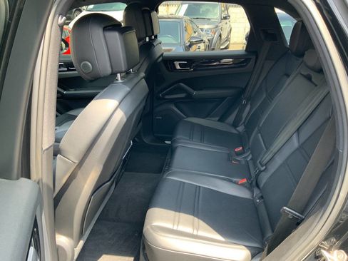 Used 2019 Porsche Cayenne AWD/4WD image 20
