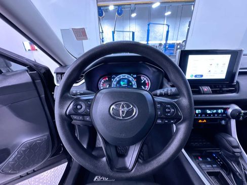 Used 2024 Toyota RAV4 XLE w/ Convenience Package FWD image 15