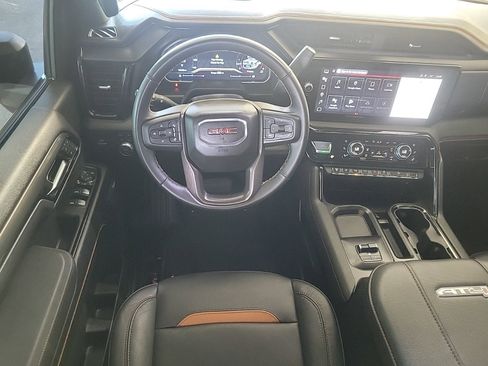 Used 2025 GMC Sierra 2500 AT4 w/ AT4 Premium Plus Package image 17