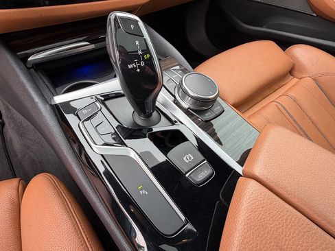 Used 2018 BMW 540i RWD image 16