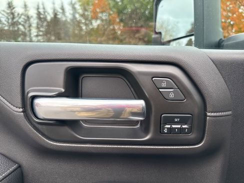 Used 2023 GMC Sierra 3500 Denali image 27