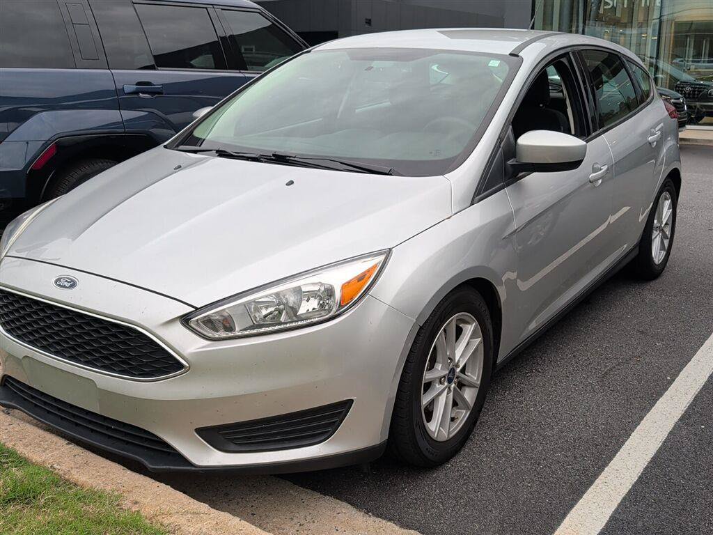 Used 2018 Ford Focus SE FWD image 2