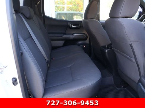 Used 2017 Toyota Tacoma TRD Off-Road AWD/4WD image 19