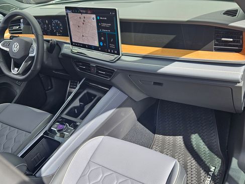 New 2026 Volkswagen Tiguan SEL R-Line AWD/4WD image 31