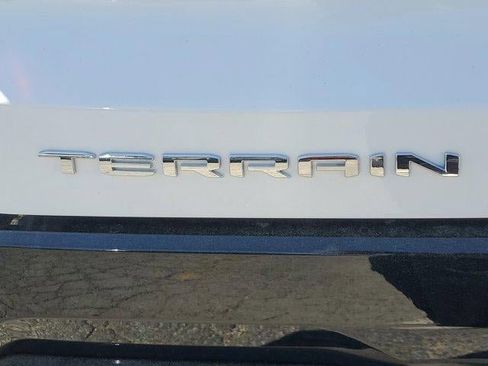 New 2026 GMC Terrain AT4 w/ Technology Package II AWD/4WD image 7