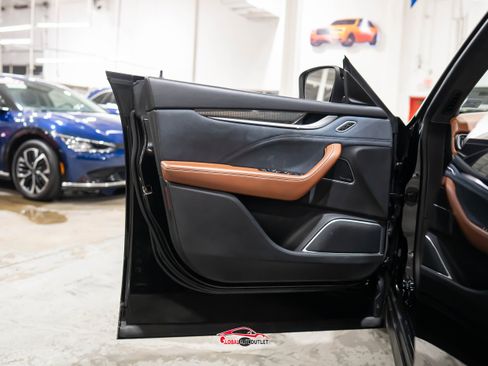 Used 2019 Maserati Levante S GranLusso image 43