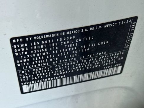 Used 2024 Volkswagen Tiguan SE AWD/4WD image 57
