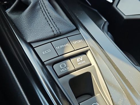 New 2026 Toyota Camry Hybrid AWD/4WD image 11