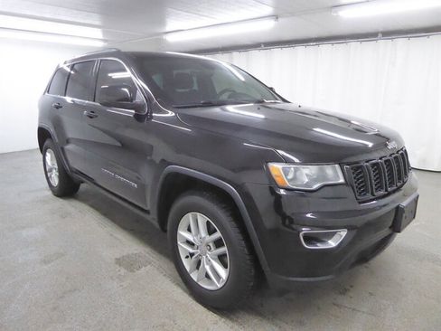 Used 2018 Jeep Grand Cherokee Laredo image 1