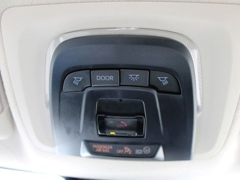 Used 2025 Toyota Corolla LE image 37