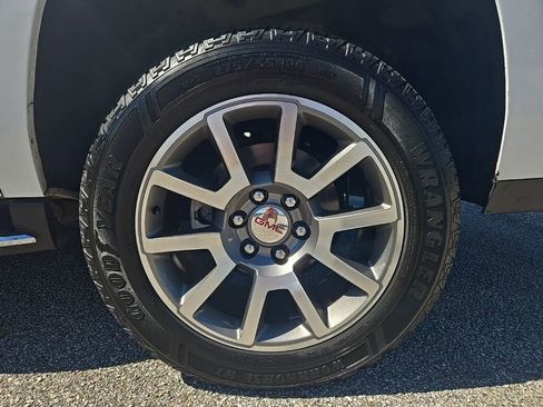 Used 2019 GMC Yukon XL Denali RWD image 28