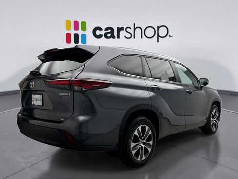 Used 2024 Toyota Highlander XLE image 5