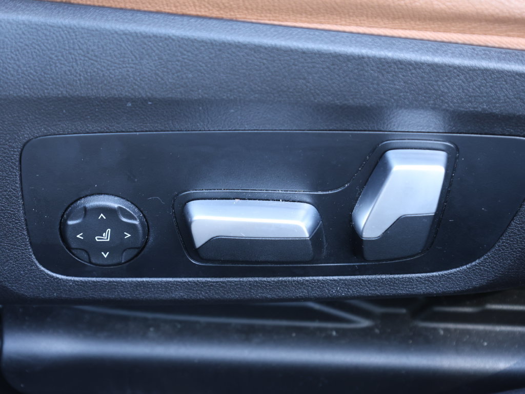 Used 2023 BMW 330i Sedan RWD image 16
