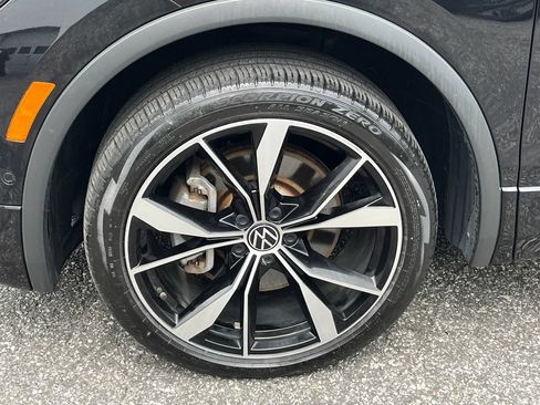 Used 2023 Volkswagen Tiguan SEL R-Line AWD/4WD image 8