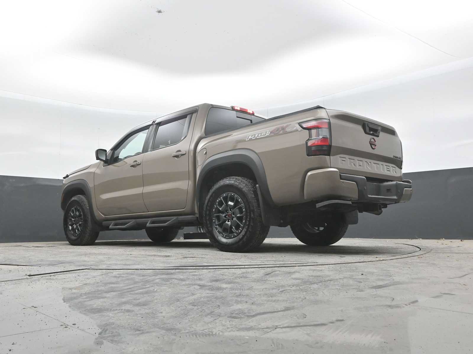 Used 2023 Nissan Frontier PRO-4X w/ Pro-4X Premium Package AWD/4WD image 41