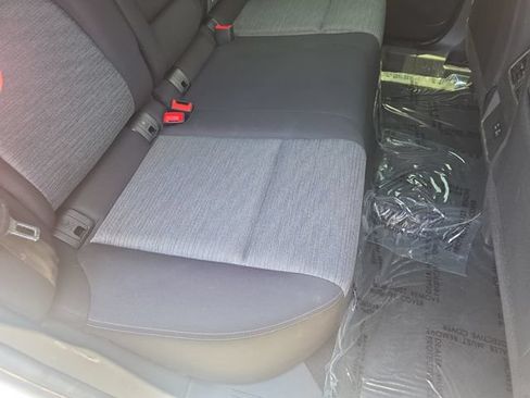 Used 2023 Nissan Rogue SV FWD image 29