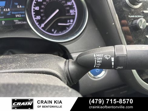 Used 2020 Toyota Camry XLE FWD image 31