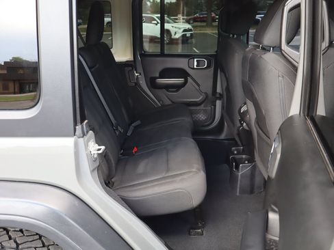 Used 2019 Jeep Wrangler Unlimited Sport S AWD/4WD image 21