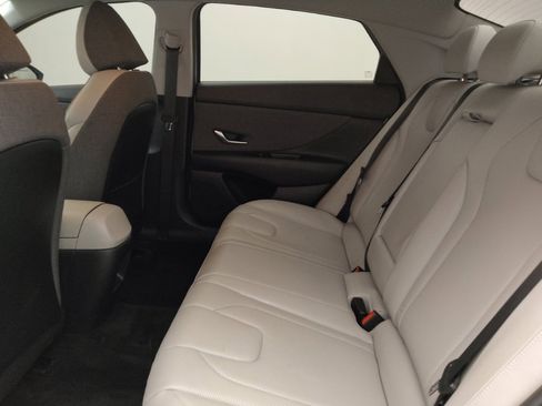 Used 2024 Hyundai Elantra Limited FWD image 18
