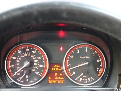 Used 2010 BMW 328i xDrive Sedan AWD/4WD image 18