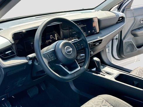 New 2026 Nissan Kicks SV w/ SV Premium Package image 4