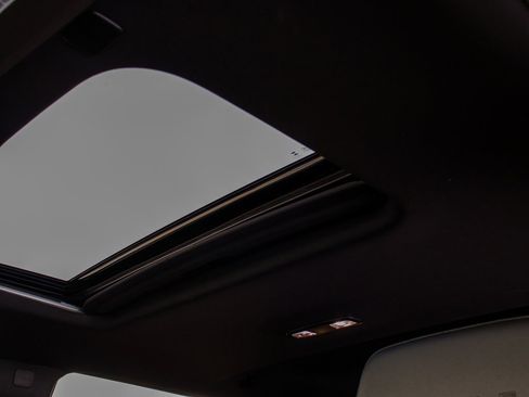 Used 2024 GMC Sierra 2500 AT4 w/ Technology Package image 30