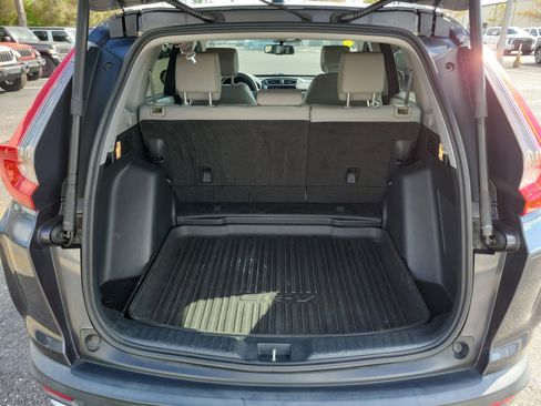 Used 2018 Honda CR-V Touring image 9