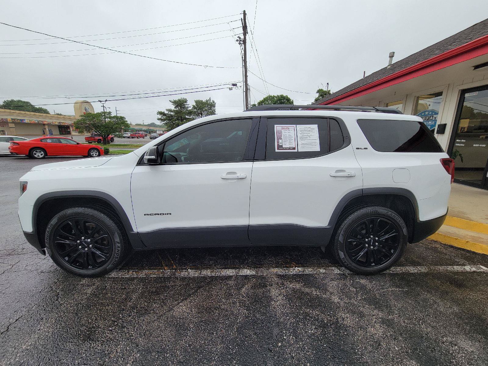 Used 2023 GMC Acadia SLE w/ Driver Convenience Package FWD image 15