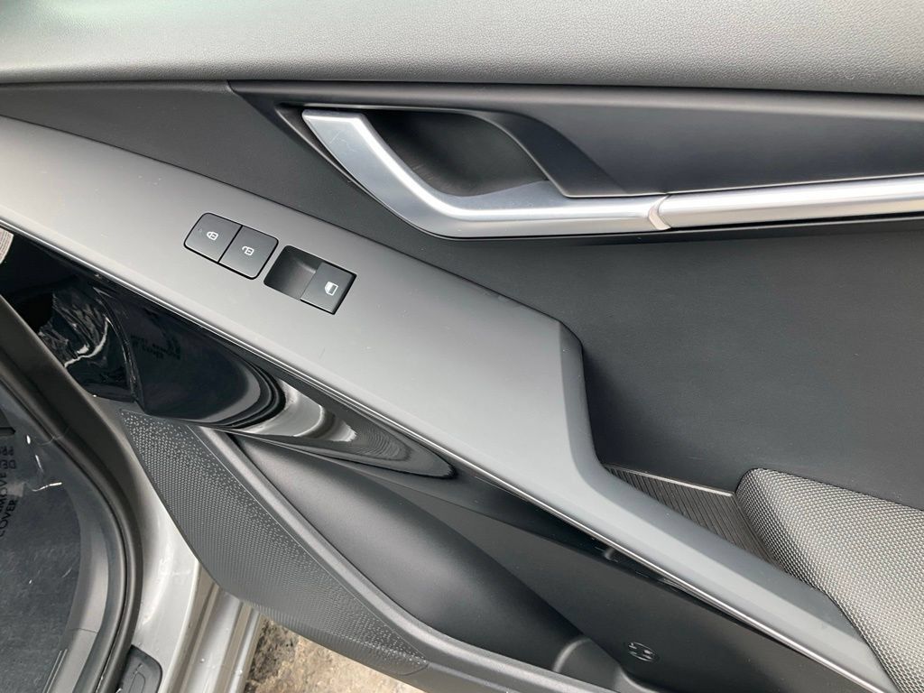 Used 2024 Kia Niro Wind FWD image 69