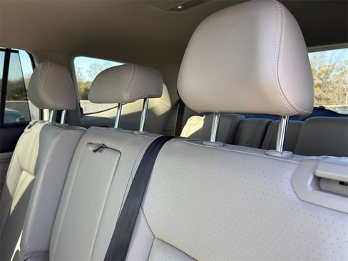 Used 2023 Volkswagen Atlas SE image 26