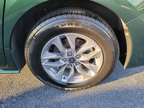 Used 2022 Toyota Sienna XLE image 29