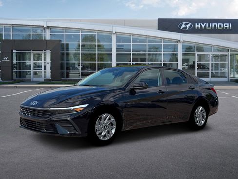 New 2026 Hyundai Elantra Hybrid FWD image 2