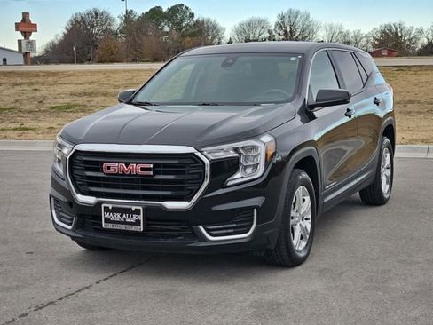 Used 2024 GMC Terrain SLE image 3