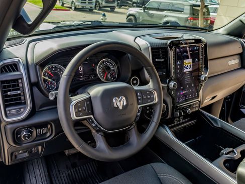 Used 2025 RAM 1500 Big Horn AWD/4WD image 17