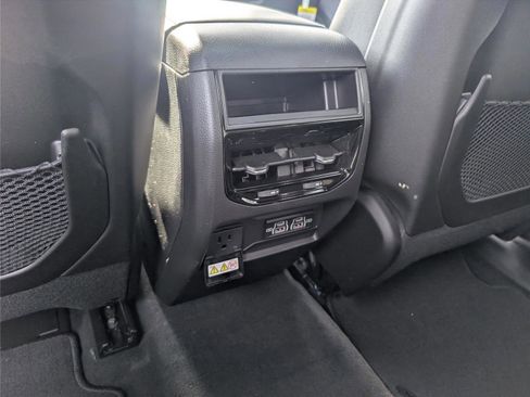 New 2025 Jeep Grand Cherokee Altitude image 31