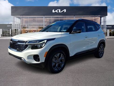 Used 2024 Kia Seltos S AWD/4WD image 3