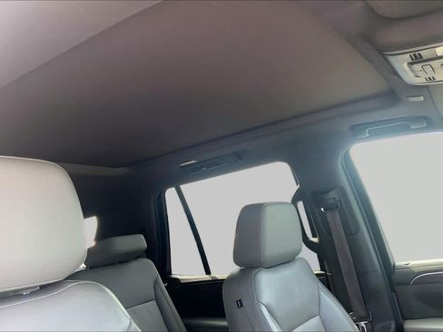 Used 2021 Chevrolet Tahoe LT w/ LT Signature Package RWD image 14