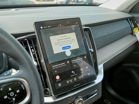 New 2025 Volvo XC90 B6 Plus w/ Protection Package image 13